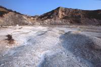 Cratère du volcan Puzzuoli - vue intérieure (Italie)